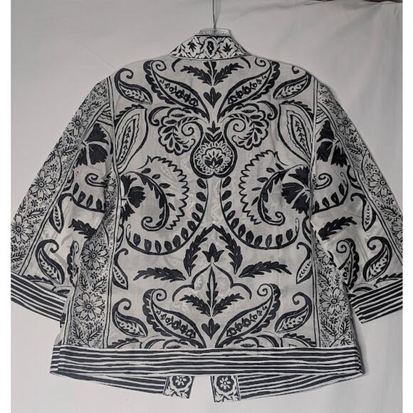 Chico’s Kimono in Black/White print Cotton-Silk Blend, Size 1 (Medium 8) Glam - Picture 4 of 5